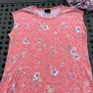 bobeau Pink Heathered Floral Pocket Tank Top